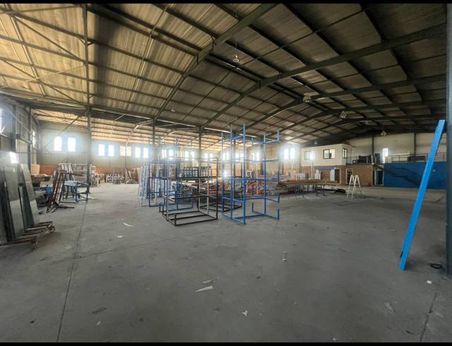 2,499M² WAREHOUSE FOR SALE IN SAMRAND BUSINESS PARK